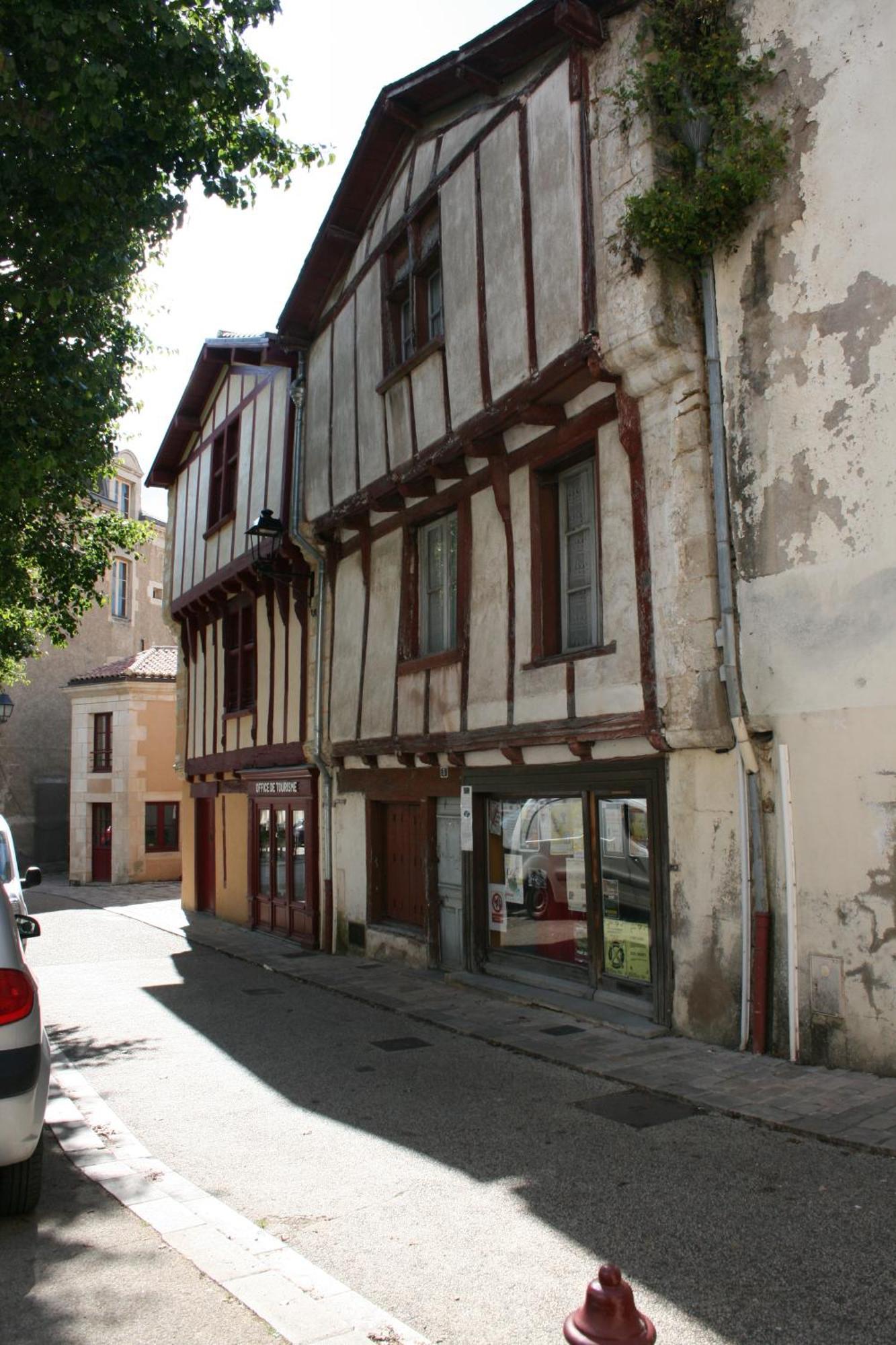 Les Nuits D'aldearde Apartment Airvault